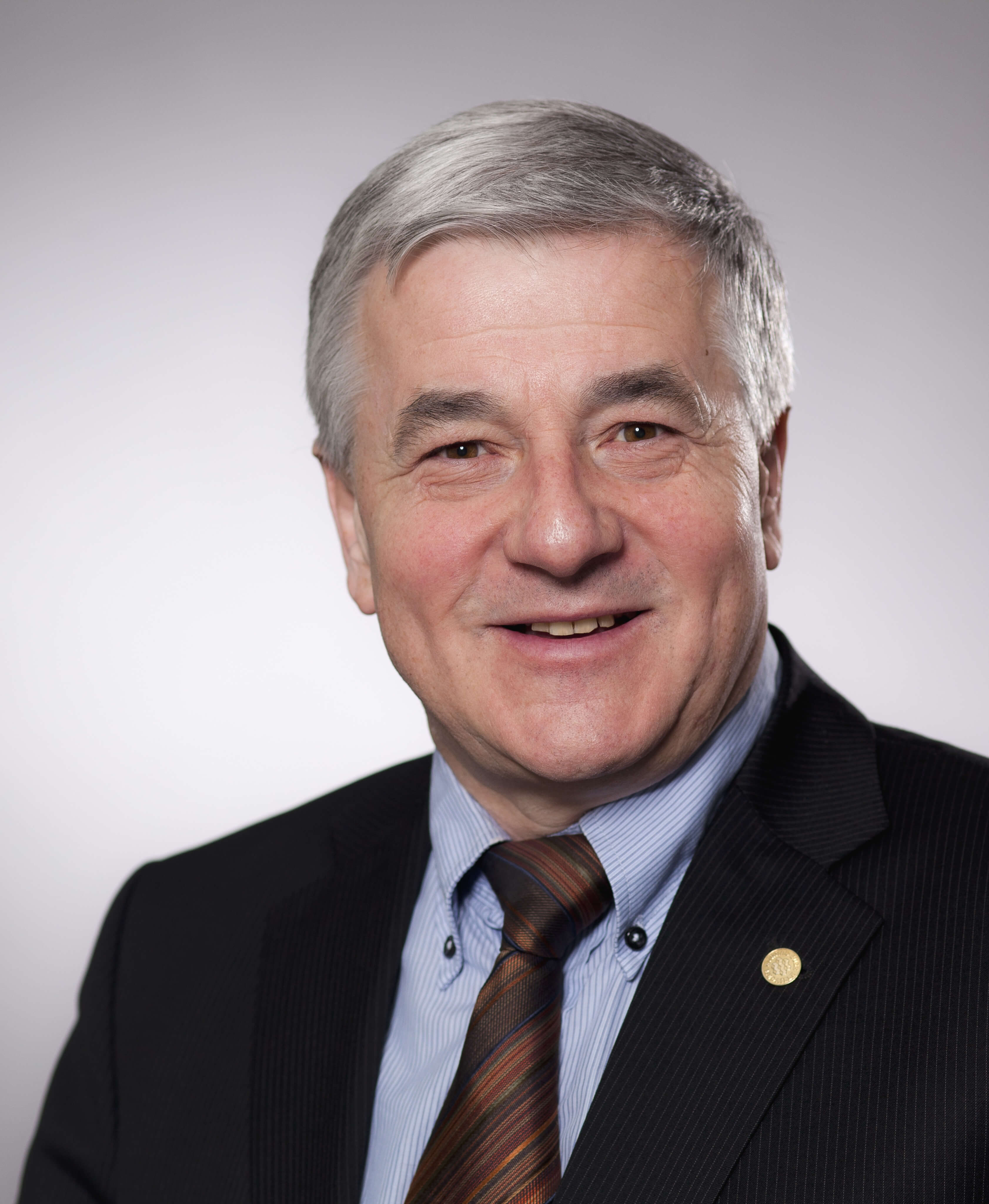 Dr. Klaus Schiller